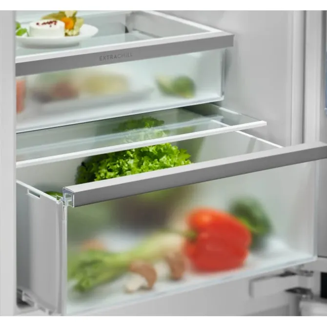 7000 NoFrost AI CoolAssist® Koel/vrieskast Inbouw 178 cm